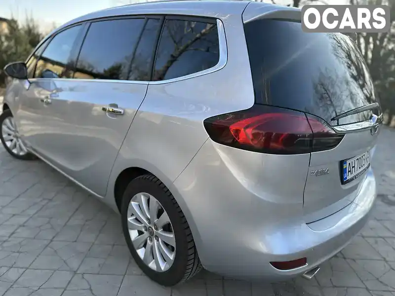 Минивэн Opel Zafira 2012 1.96 л. Ручная / Механика обл. Донецкая, Покровск (Красноармейск) - Фото 1/21