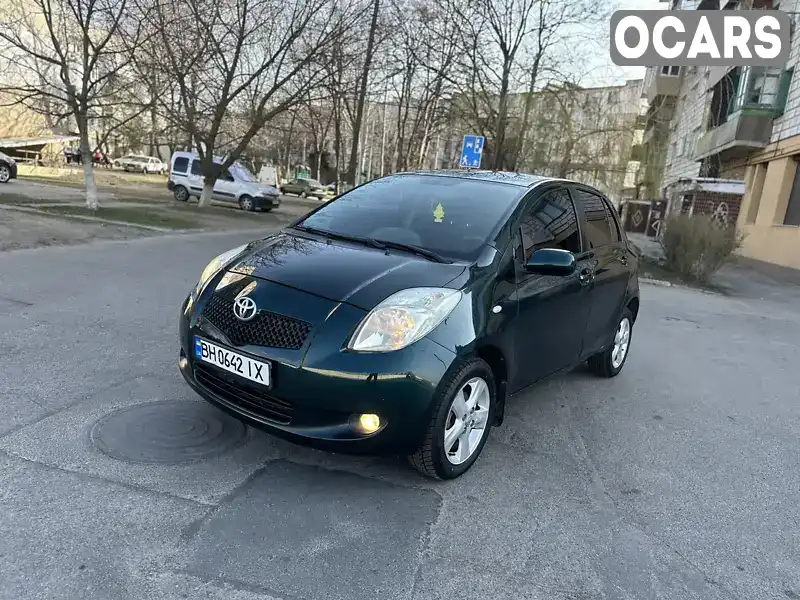 Хэтчбек Toyota Yaris 2006 1.3 л. Автомат обл. Одесская, Измаил - Фото 1/14