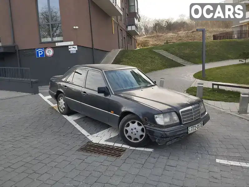 Седан Mercedes-Benz E-Class 1995 2 л. Ручная / Механика обл. Львовская, Львов - Фото 1/8