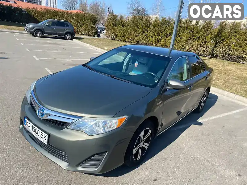 Седан Toyota Camry 2013 2.49 л. Вариатор обл. Киевская, Киев - Фото 1/21