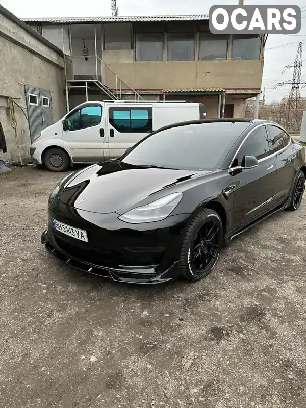 Седан Tesla Model 3 2019 null_content л. Автомат обл. Одеська, Подільськ (Котовськ) - Фото 1/15