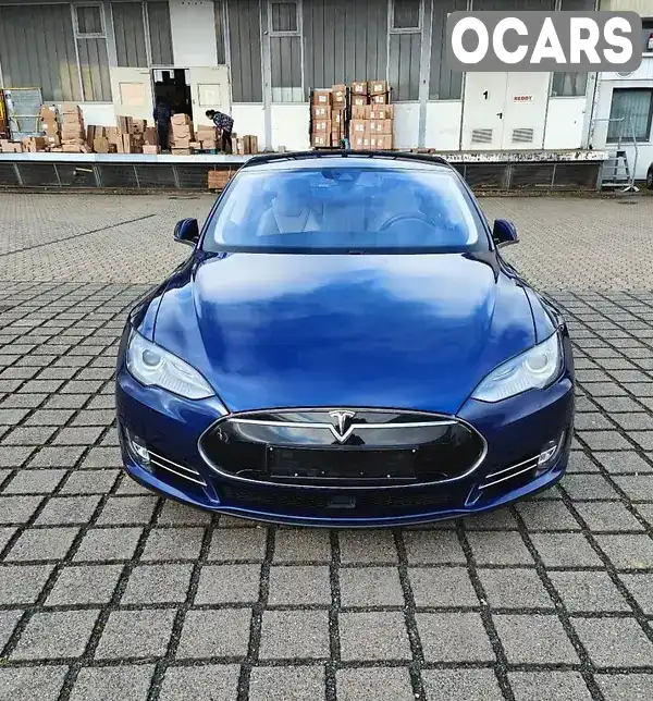 Лифтбек Tesla Model S 2015 null_content л. обл. Киевская, Киев - Фото 1/12