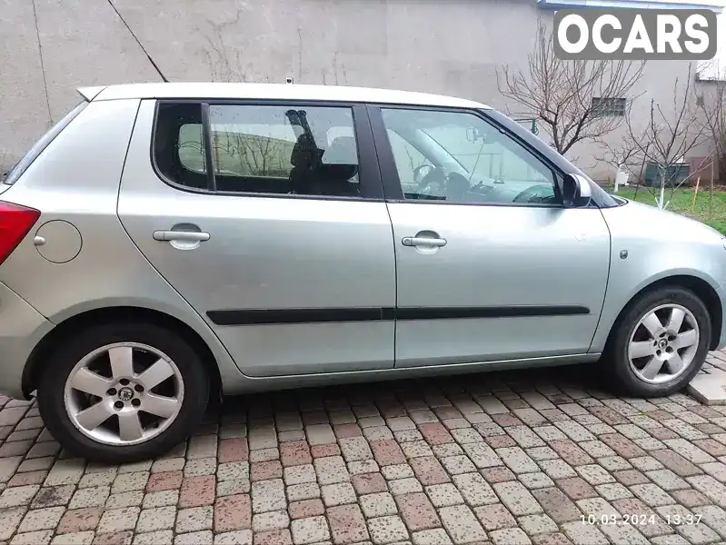 Хэтчбек Skoda Fabia 2011 1.39 л. Ручная / Механика обл. Закарпатская, Ужгород - Фото 1/9