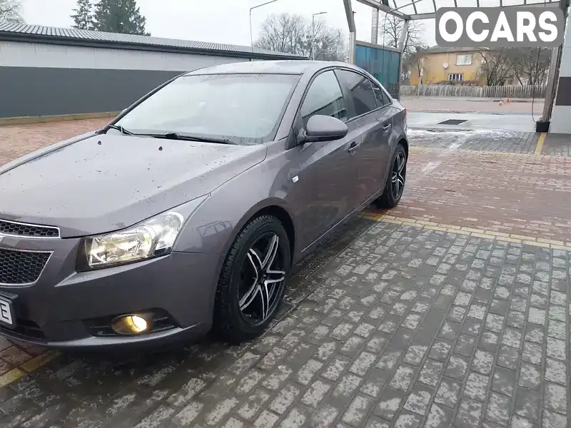 Седан Chevrolet Cruze 2011 2 л. Ручная / Механика обл. Ровенская, Рокитное - Фото 1/21