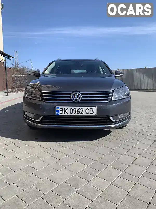 Универсал Volkswagen Passat 2014 1.6 л. Ручная / Механика обл. Ровенская, Дубно - Фото 1/16