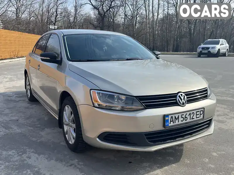 Седан Volkswagen Jetta 2012 2.48 л. Автомат обл. Киевская, Бровары - Фото 1/12