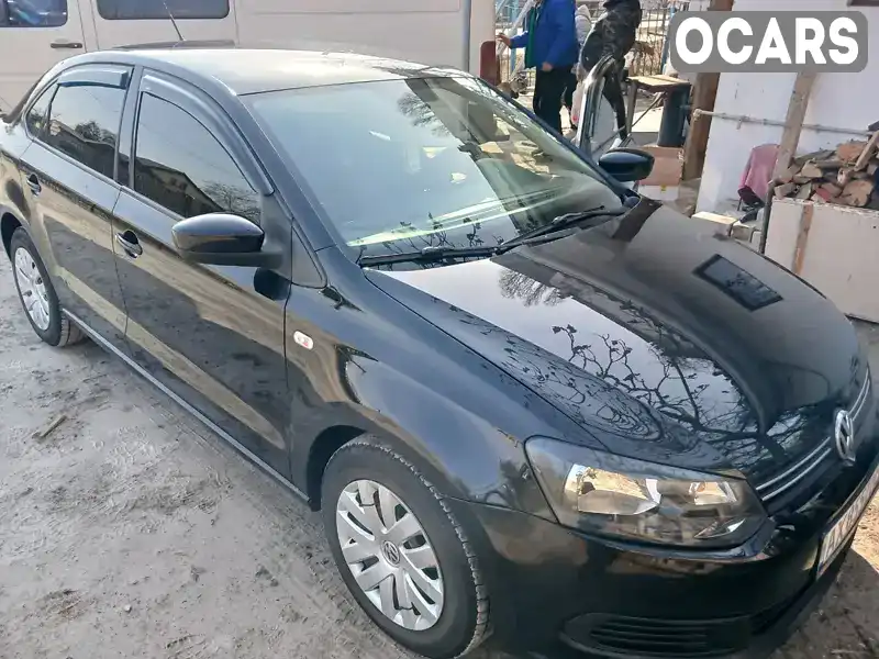 Седан Volkswagen Polo 2011 1.57 л. Автомат обл. Харківська, Харків - Фото 1/17