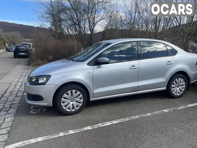 Седан Volkswagen Polo 2011 1.6 л. Ручна / Механіка обл. Харківська, Харків - Фото 1/4