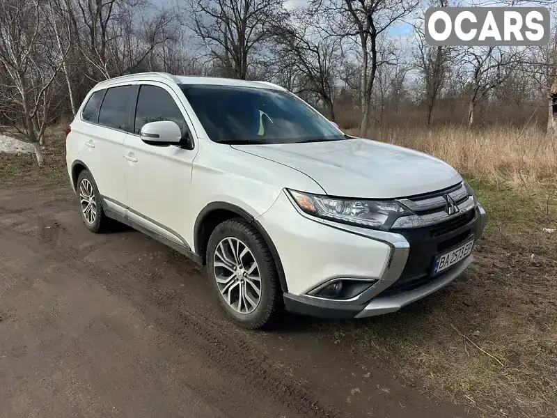 Позашляховик / Кросовер Mitsubishi Outlander 2017 2.36 л. Варіатор обл. Кіровоградська, Кропивницький (Кіровоград) - Фото 1/19