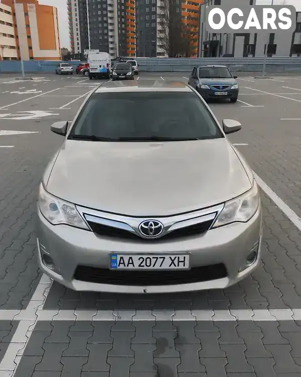 Седан Toyota Camry 2014 2.49 л. Автомат обл. Киевская, Киев - Фото 1/9