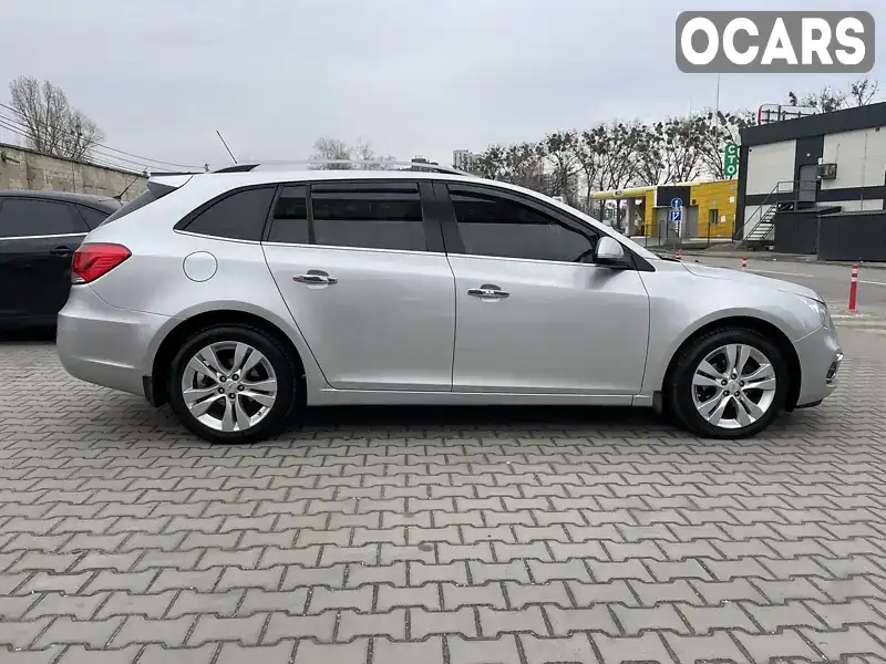 Универсал Chevrolet Cruze 2016 1.36 л. Автомат обл. Киевская, Вышневое - Фото 1/21