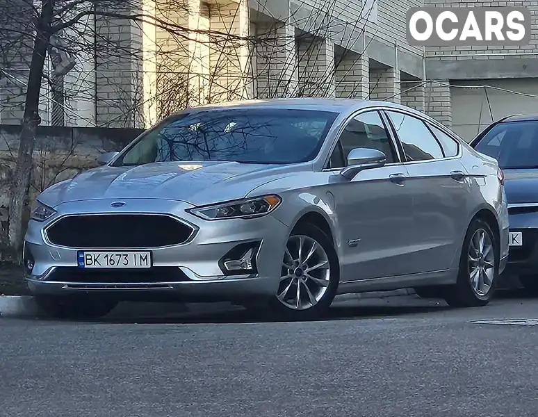 Седан Ford Fusion 2016 2 л. Автомат обл. Ровенская, Ровно - Фото 1/17