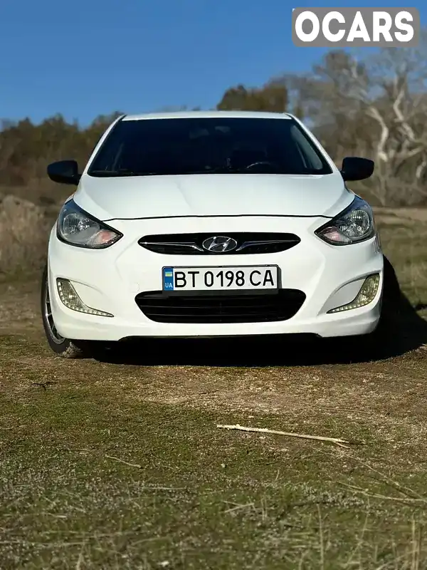 Седан Hyundai Accent 2013 1.4 л. Автомат обл. Одеська, Одеса - Фото 1/21