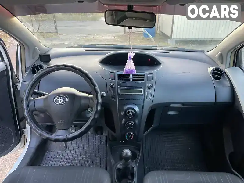 Хэтчбек Toyota Yaris 2010 1 л. Ручная / Механика обл. Киевская, Киев - Фото 1/3