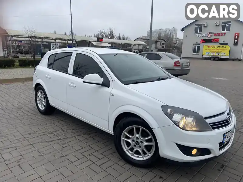 Хэтчбек Opel Astra 2012 1.6 л. обл. Киевская, Киев - Фото 1/21