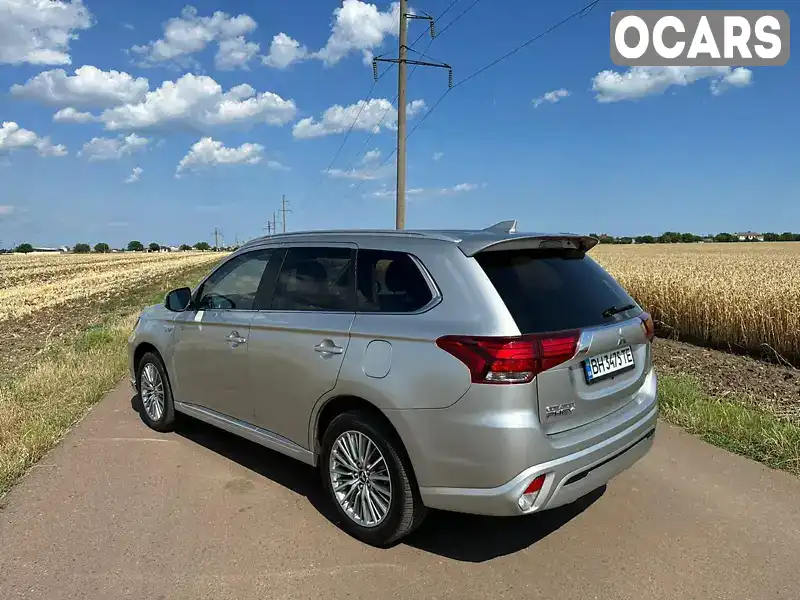 Позашляховик / Кросовер Mitsubishi Outlander 2021 2.36 л. обл. Київська, Київ - Фото 1/21