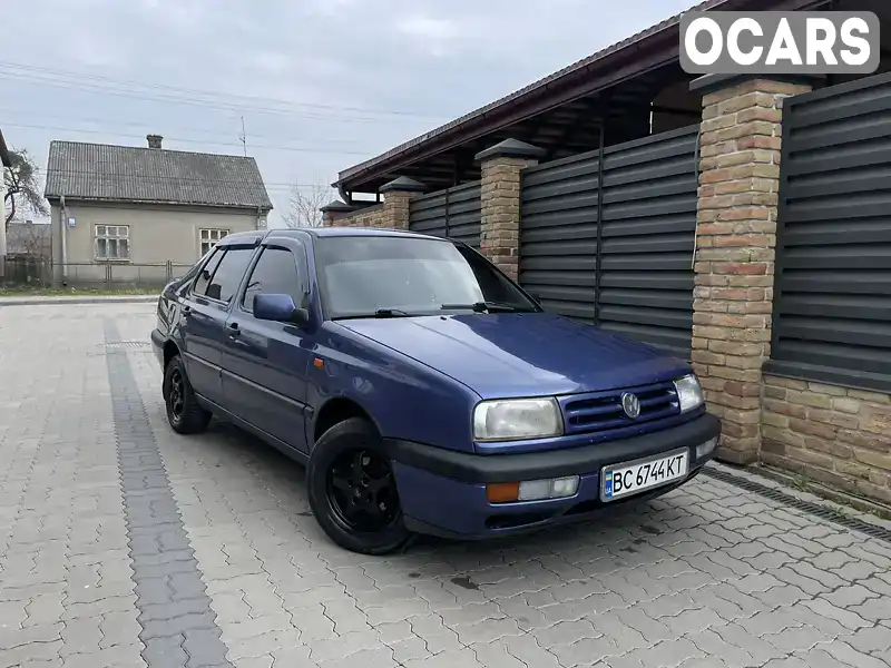 Седан Volkswagen Vento 1992 1.8 л. Ручна / Механіка обл. Львівська, Жовква - Фото 1/21