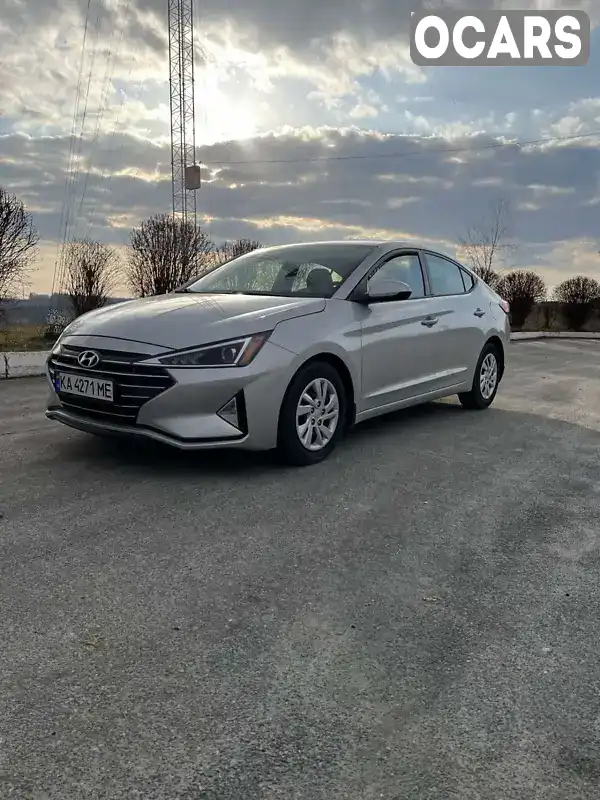 Седан Hyundai Elantra 2019 2 л. Автомат обл. Київська, Київ - Фото 1/10