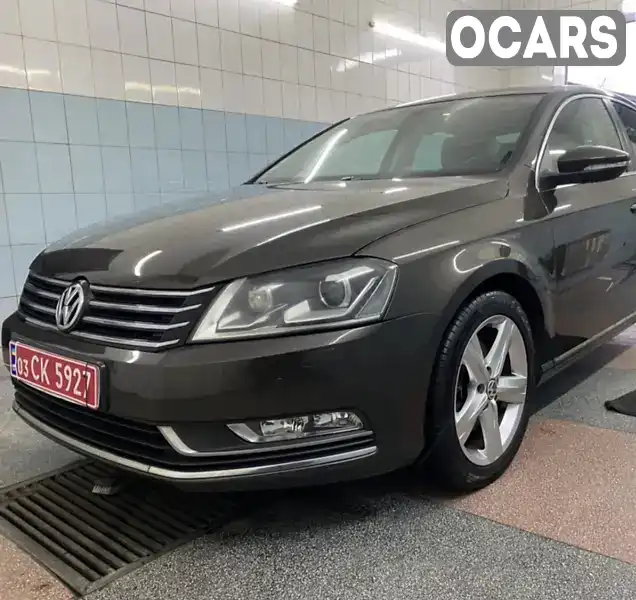 Седан Volkswagen Passat 2013 2 л. Ручная / Механика обл. Ровенская, Ровно - Фото 1/21