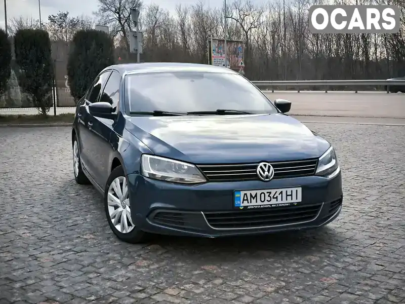 Седан Volkswagen Jetta 2012 2 л. Автомат обл. Житомирская, Житомир - Фото 1/12