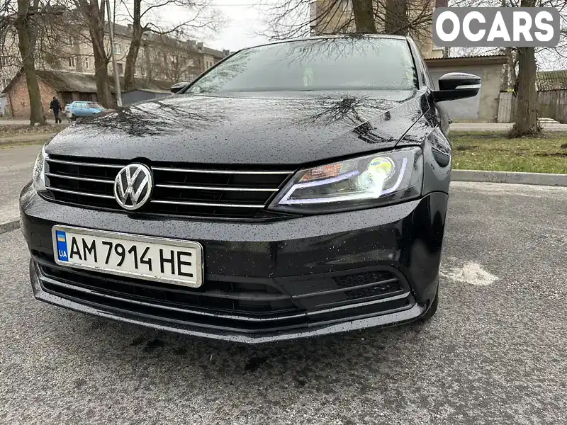 Седан Volkswagen Jetta 2015 1.98 л. Автомат обл. Житомирская, Звягель - Фото 1/16