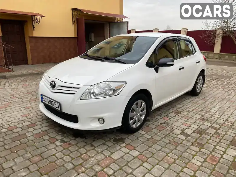 Хэтчбек Toyota Auris 2012 1.4 л. Ручная / Механика обл. Львовская, Борислав - Фото 1/15