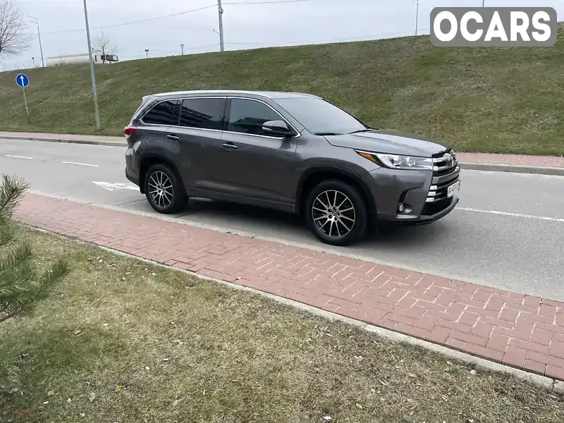 Позашляховик / Кросовер Toyota Highlander 2018 3.46 л. Автомат обл. Київська, Київ - Фото 1/21