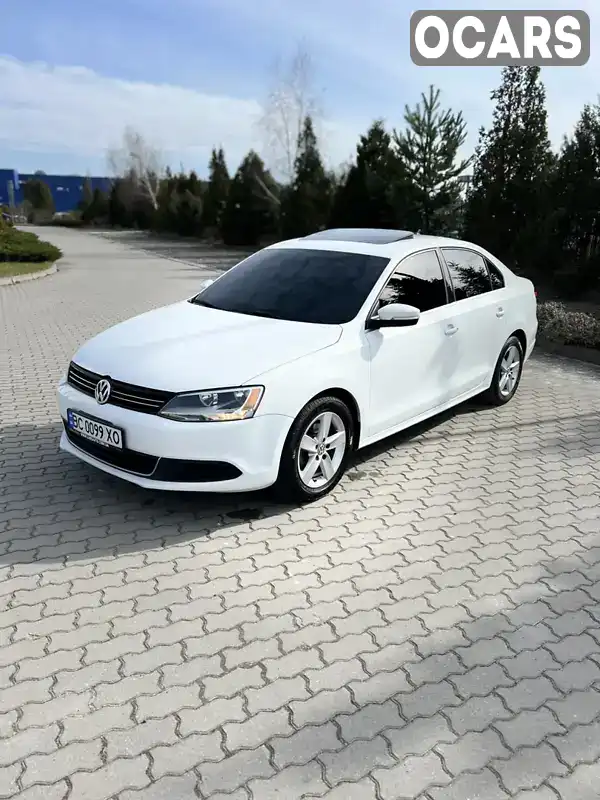 Седан Volkswagen Jetta 2014 1.97 л. обл. Львівська, Львів - Фото 1/20