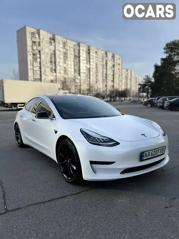 Седан Tesla Model 3 2018 null_content л. Автомат обл. Киевская, Киев - Фото 1/21