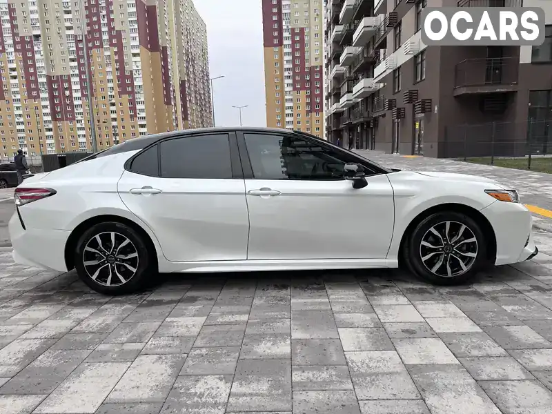 Седан Toyota Camry 2019 3.5 л. Автомат обл. Київська, Київ - Фото 1/21