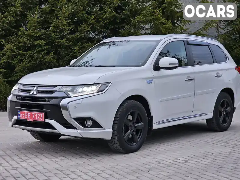 Внедорожник / Кроссовер Mitsubishi Outlander 2016 2 л. Автомат обл. Тернопольская, Тернополь - Фото 1/21