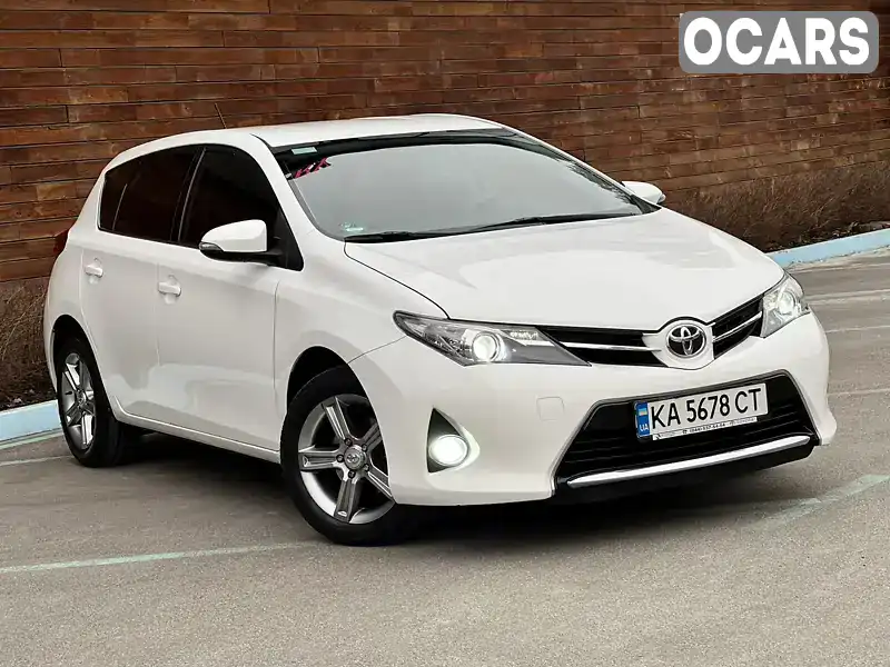 Хэтчбек Toyota Auris 2013 1.6 л. Автомат обл. Киевская, Киев - Фото 1/21