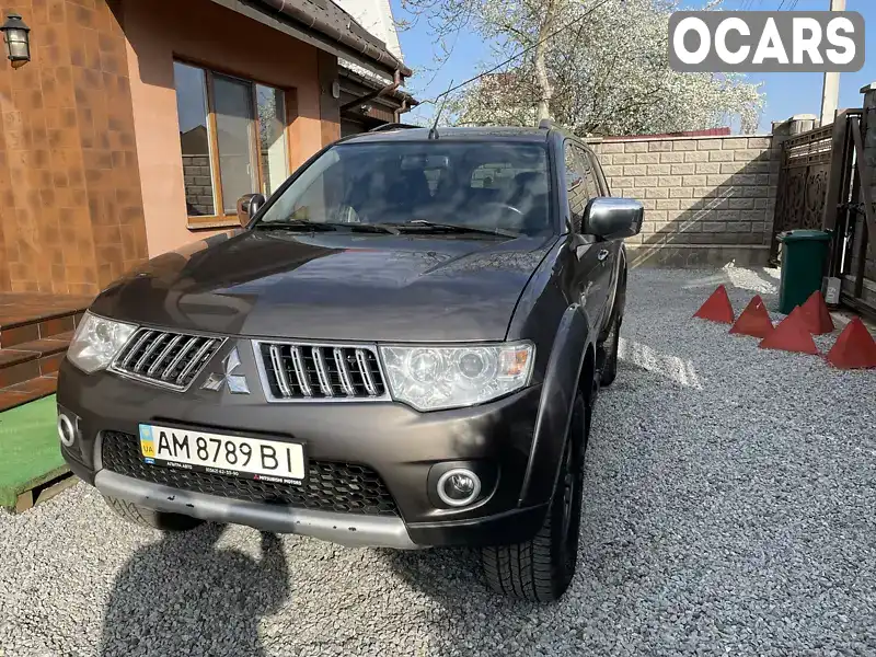 Позашляховик / Кросовер Mitsubishi Pajero Sport 2013 2.5 л. Ручна / Механіка обл. Рівненська, Рівне - Фото 1/5