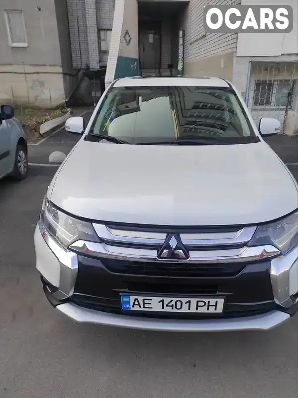 Позашляховик / Кросовер Mitsubishi Outlander 2017 2.36 л. Варіатор обл. Дніпропетровська, Новомосковськ - Фото 1/12