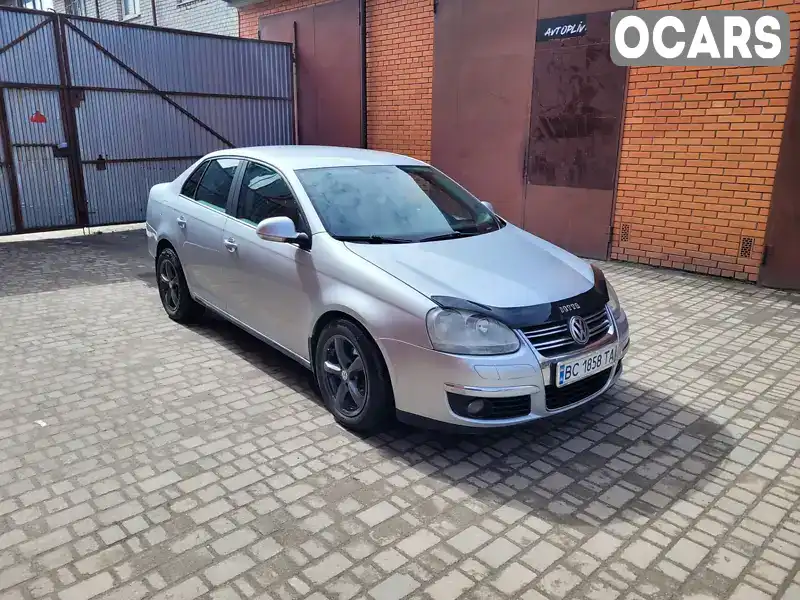 Седан Volkswagen Jetta 2008 1.6 л. Автомат обл. Львівська, Львів - Фото 1/21