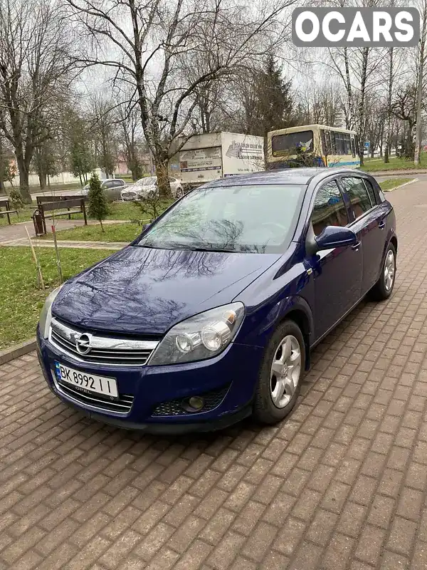 Хэтчбек Opel Astra 2013 1.6 л. Робот обл. Ровенская, Ровно - Фото 1/19