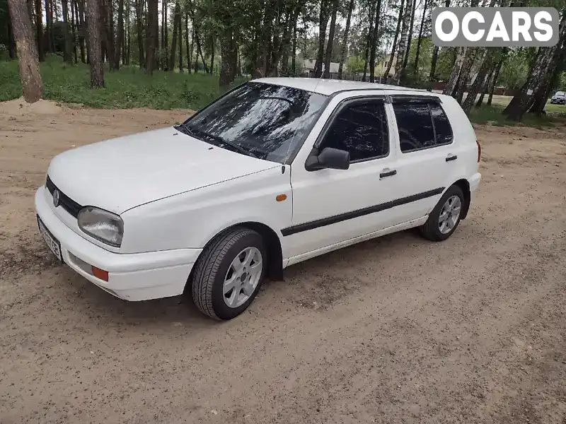 Хэтчбек Volkswagen Golf 1995 1.4 л. Ручная / Механика обл. Черниговская, Чернигов - Фото 1/4