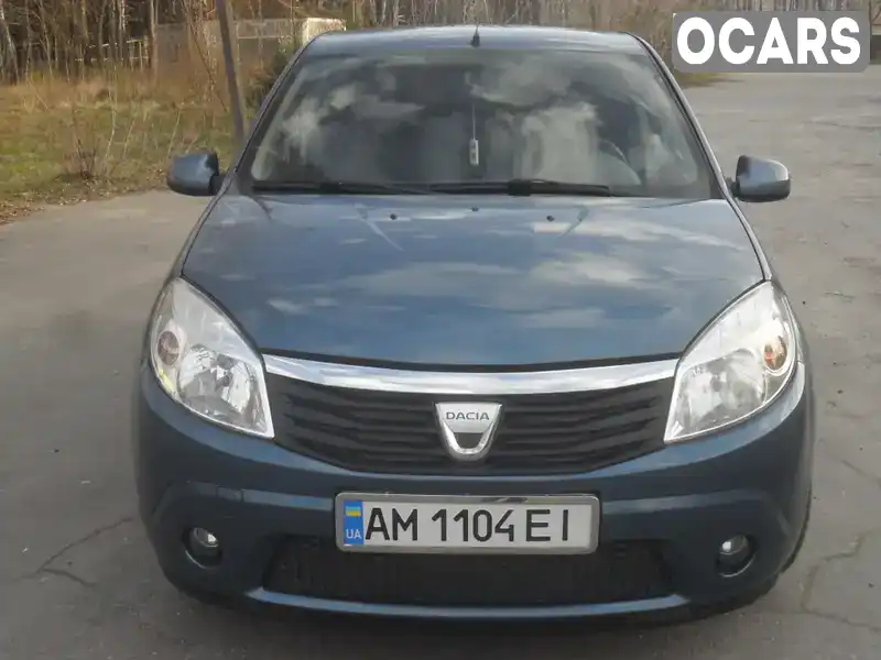 Хетчбек Dacia Sandero 2009 1.4 л. Ручна / Механіка обл. Житомирська, Звягель - Фото 1/18