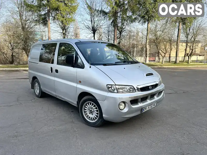 Мінівен Hyundai H-1 2002 2.5 л. Ручна / Механіка обл. Рівненська, Рівне - Фото 1/13