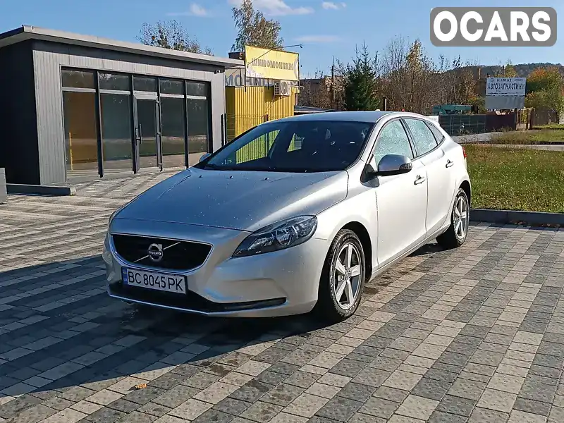 Хэтчбек Volvo V40 2015 1.97 л. Автомат обл. Львовская, Львов - Фото 1/17