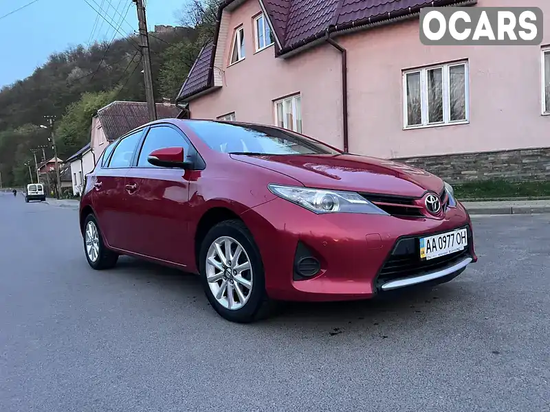 Хэтчбек Toyota Auris 2013 1.6 л. Автомат обл. Закарпатская, Тячев - Фото 1/17