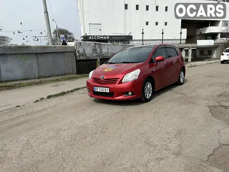 Минивэн Toyota Verso 2011 2 л. Ручная / Механика обл. Днепропетровская, Днепр (Днепропетровск) - Фото 1/21