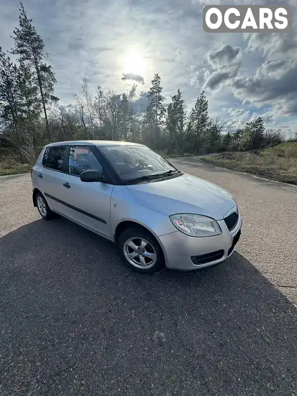 Хэтчбек Skoda Fabia 2009 1.2 л. Ручная / Механика обл. Киевская, Борисполь - Фото 1/11