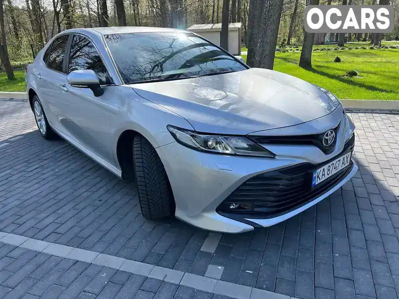 Седан Toyota Camry 2020 2.49 л. Автомат обл. Хмельницька, Шепетівка - Фото 1/20