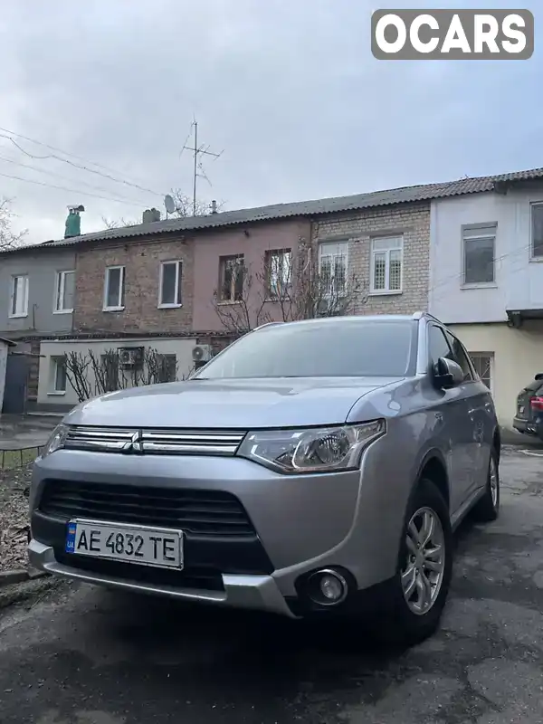 Внедорожник / Кроссовер Mitsubishi Outlander 2014 2 л. Автомат обл. Днепропетровская, Днепр (Днепропетровск) - Фото 1/17