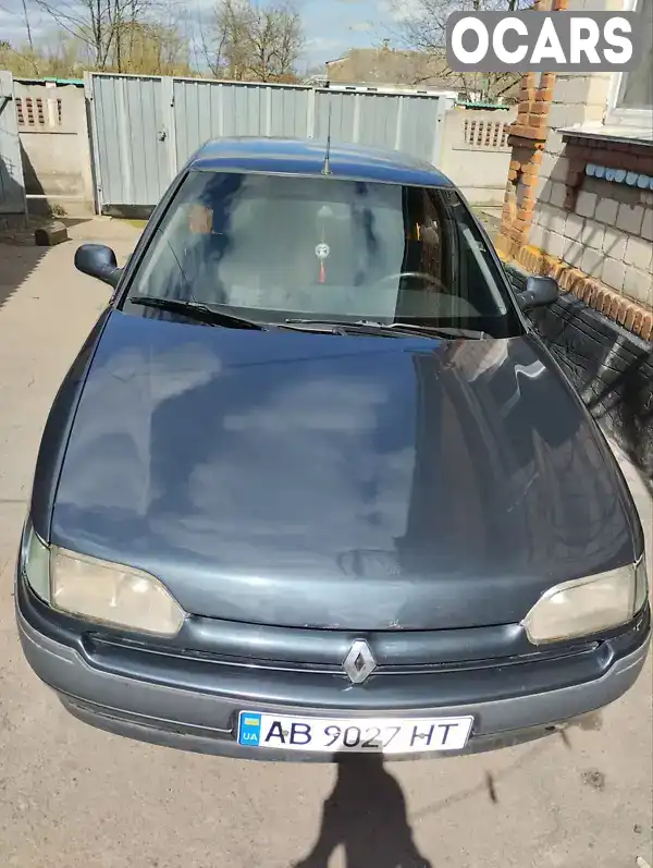 Ліфтбек Renault Safrane 1993 2.2 л. Ручна / Механіка обл. Вінницька, Калинівка - Фото 1/5
