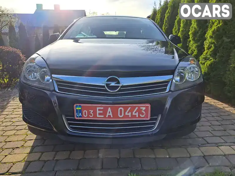 Хетчбек Opel Astra 2012 1.6 л. Ручна / Механіка обл. Львівська, Городок - Фото 1/11