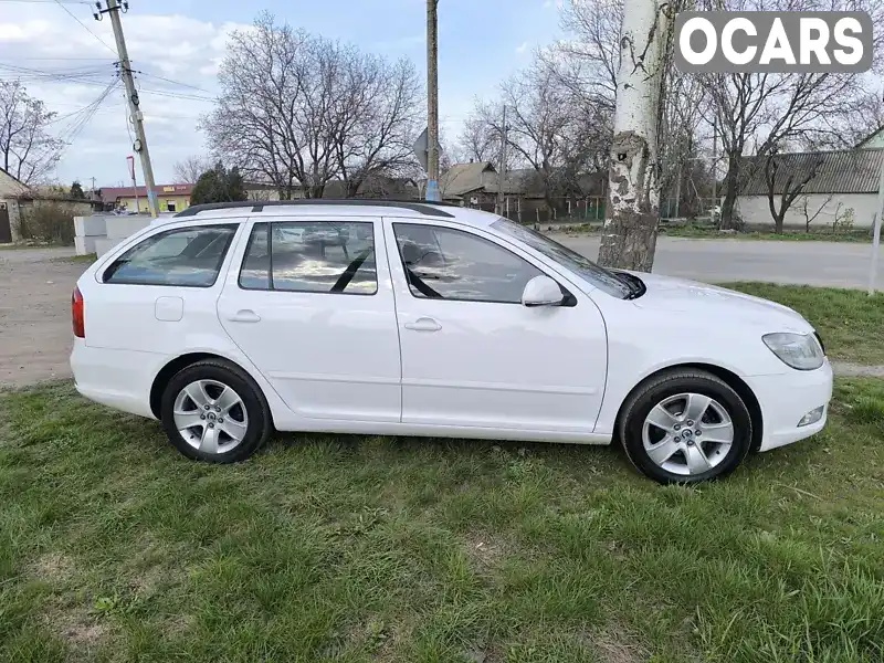 Універсал Skoda Octavia 2010 1.6 л. Автомат обл. Донецька, Покровськ (Красноармійськ) - Фото 1/21