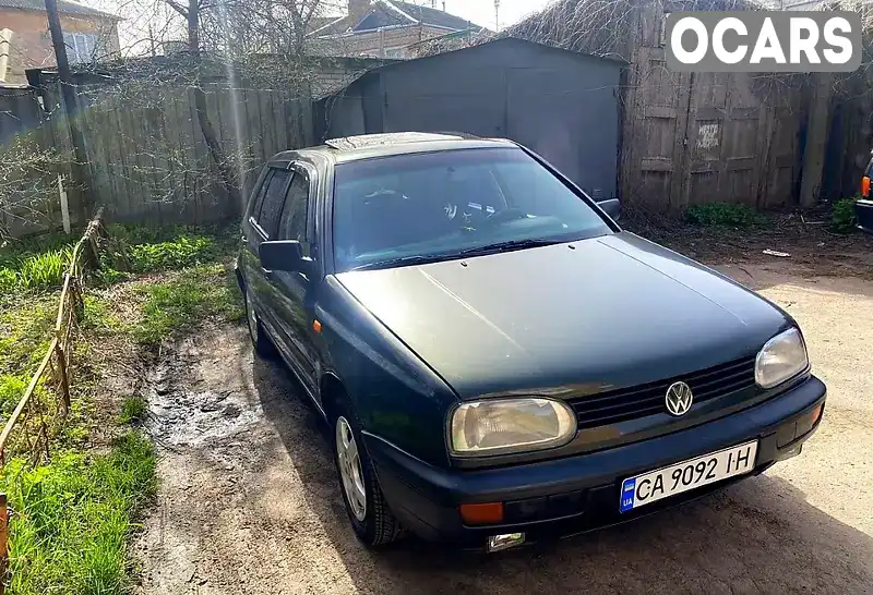 Хэтчбек Volkswagen Golf 1995 1.6 л. Ручная / Механика обл. Черкасская, Черкассы - Фото 1/6