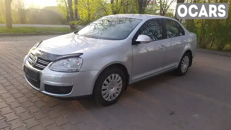 Седан Volkswagen Jetta 2008 1.6 л. Ручна / Механіка обл. Полтавська, Миргород - Фото 1/21